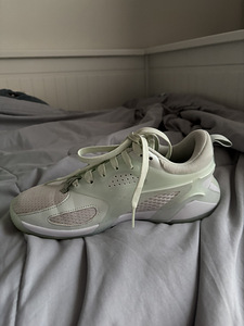 WMNS Jordan Heir EUR: 38 UK:5 (4 foto / 7)