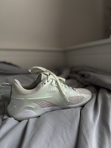 WMNS Jordan Heir EUR: 38 UK:5 (5 foto / 7)