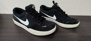 Tossud 37,5 Nike Force tennised poiste tüdrukute jalanõud (1 foto / 5)