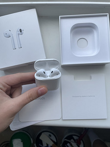 Airpods 1 (2 фото из 2)