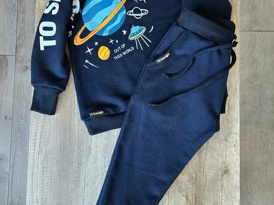 Новый детский костюм 104-110