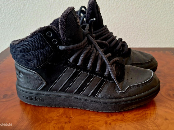 Adidas tossud