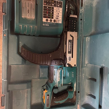 Makita akulindikruvikeeraja BFR550