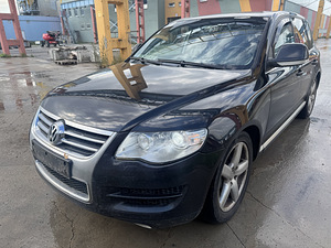 VW Touareg (4 фото из 8)