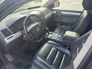 VW Touareg (6 фото из 8)
