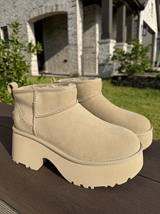 Ugg naiste saapad (1 foto / 5)
