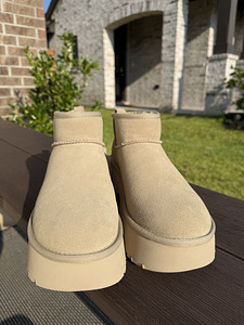 Ugg naiste saapad (3 foto / 5)