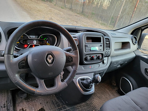 Renault Trafic (10 фото из 10)