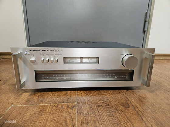 Mitsubishi DA-F680 HiFi AM/FM Stereo Tuner