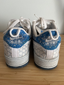 Кроссовки Nike (3 фото из 5)