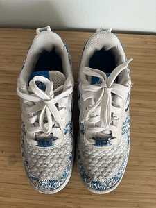 Кроссовки Nike (5 фото из 5)