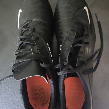 Продаю футбольные бутсы Nike Phantom