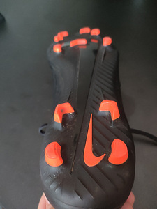 Müün Nike phantom jalgpallijaladsid (2 foto / 4)