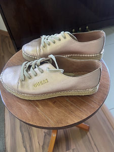 Guess (1 фото из 3)