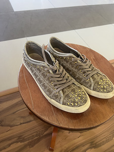 Guess (2 фото из 3)