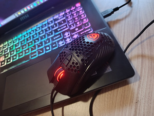 MSI Sword 17 HX B14V 20th Anniversary Edition (5 foto / 5)