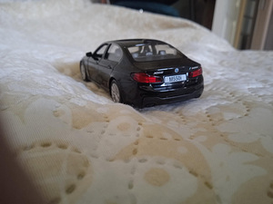 BMW M5 mudel mudelauto (3 foto / 8)