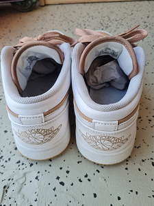 Nike air jordan 1retro low og (4 foto / 4)