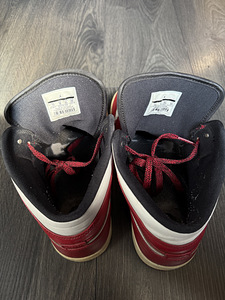 Air Jordan (3 фото из 3)