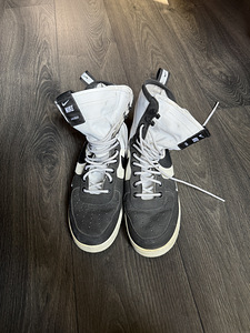 Air Force 1 (2 фото из 3)