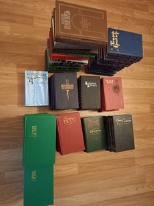 Книги (1 фото из 2)