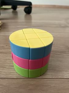 3x3 silindrikujuline Rubiku kuubik (2 foto / 2)