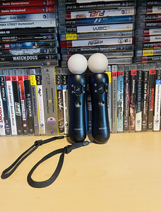 2 Sony Playstation Move controllerit (1 foto / 2)