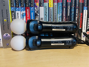 2 Sony Playstation Move controllerit (2 foto / 2)