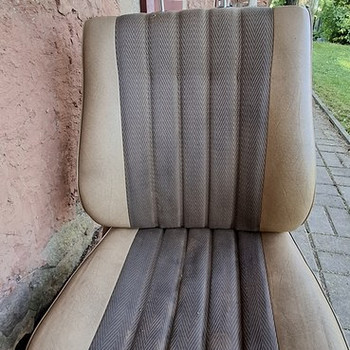 Седан W123 бежевое водительское сиденье