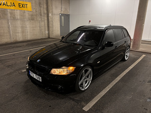BMW 320D (2011) (2 фото из 8)