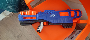 Nerf пластиковые пушки (1 фото из 9)