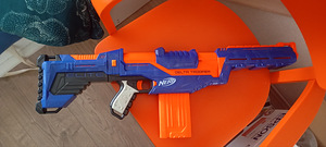 Nerf пластиковые пушки (2 фото из 9)