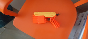 Nerf пластиковые пушки (6 фото из 9)