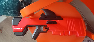 Nerf пластиковые пушки (8 фото из 9)