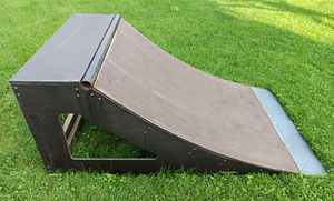 Препятствие (Quarter Pipe) (1 фото из 4)