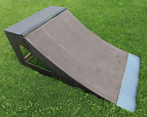 Препятствие (Quarter Pipe) (2 фото из 4)