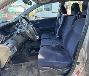 HONDA FR-V 1,8 BENS AUTOMAAT, VARUOSAD (8 foto / 10)