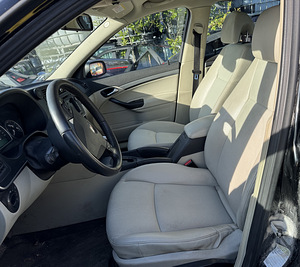SAAB 9-3 1,9 D 132 KWT AUTOMAAT, VARUOSAD (9 foto / 9)