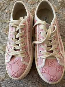 Кроссовки Gucci (2 фото из 3)
