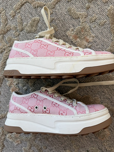 Кроссовки Gucci (3 фото из 3)
