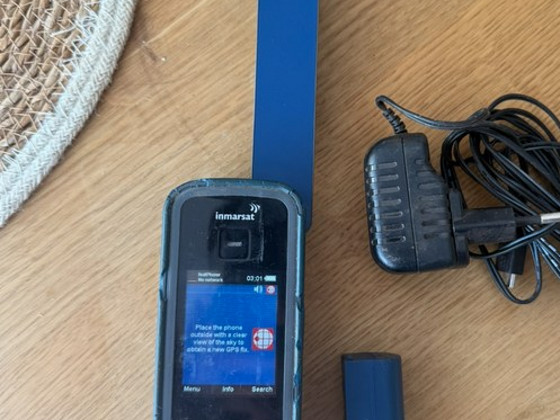 Satelliittelefoni rent Inmarsat IsatPhone Pro