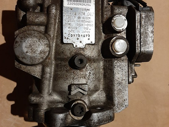 Nissan Almera Tino kõrgsurvepump . 2.2 D
