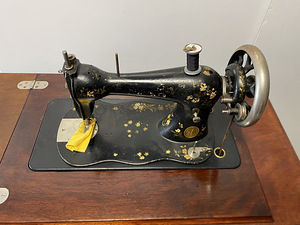 Singer 1885.a (6 фото из 10)