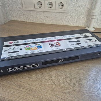 LG BD660 Network 3D / 2D Blu-ray диск / DVD плеер