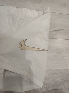 Женские шорты Nike XL (3 фото из 7)
