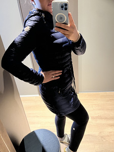 Moncler mantel (1 foto / 3)