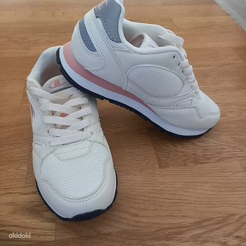 Новые кроссовки Champion 36