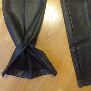 Suurus XL ZARA uued mustad püksid kunstnahast (8 foto / 10)