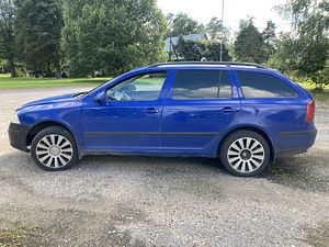 Skoda Octavia 1.9TDI (2 фото из 8)