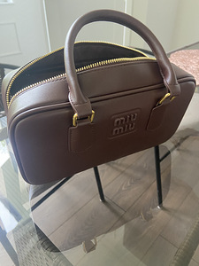 miu miu kott (1 foto / 2)